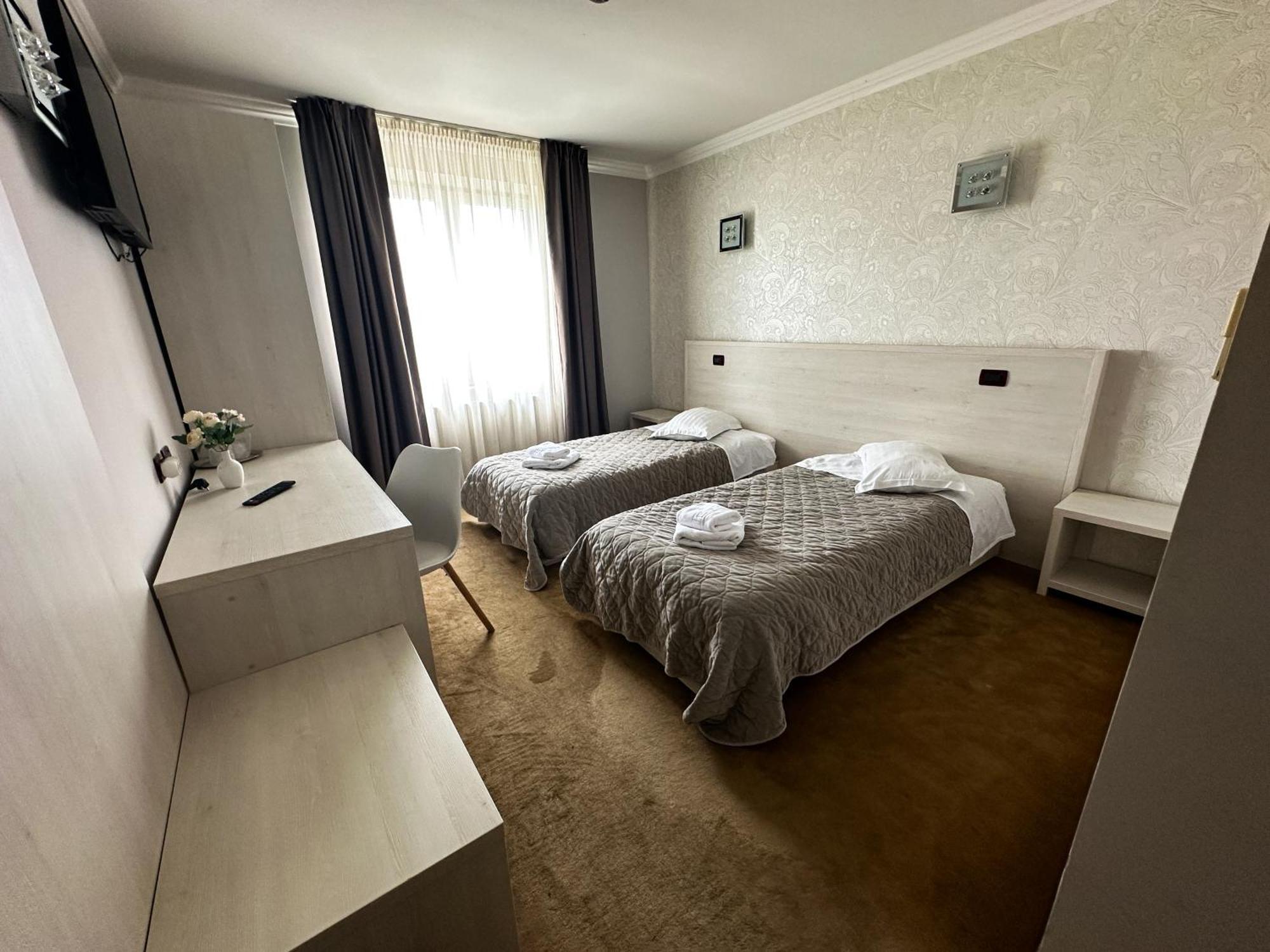 Grand Master Hotel Dej Luaran gambar