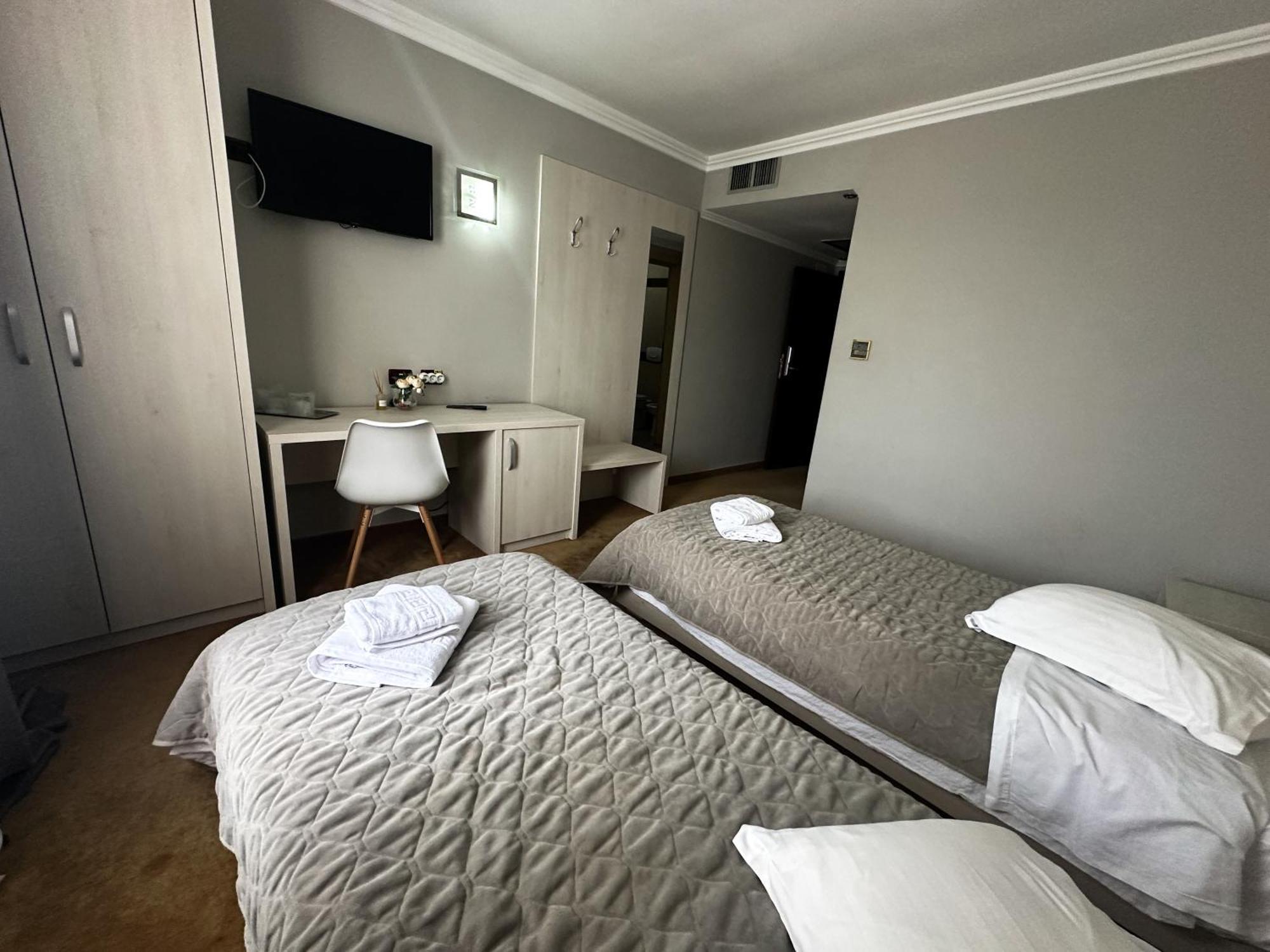 Grand Master Hotel Dej Luaran gambar